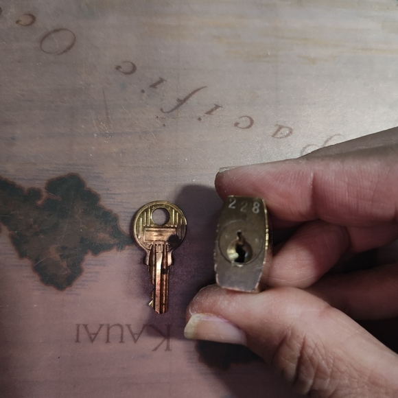 Authentic LV lock & key #228 - Picture 3 of 3